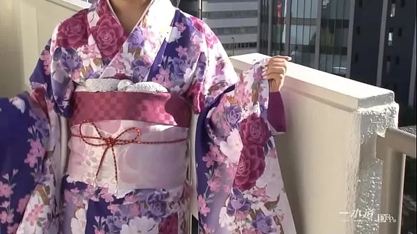 Veľká Rei Kawashima Introducing a new work of "Kimono", a special category of the popular model collection series because it is a 2013 seijin-shiki! Rei Kawashima appears in a kimono with a lot of charm that is different from the year-end and New Year totálna trubica