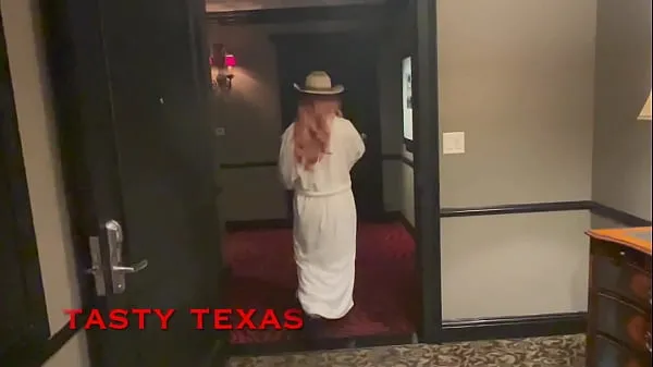 Μεγάλο HOT BIG TITS Milf gets BANGED HARD in hotel hallway and gets caught!!! (PREVIEW συνολικό σωλήνα
