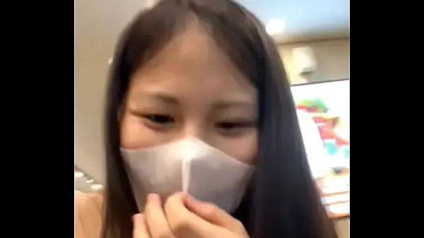 أنبوب Vietnamese girls call selfie videos with boyfriends in Vincom mall كبير