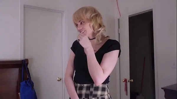 Nagy Trans Teen Wants Her Roommate's Hard Cock teljes cső
