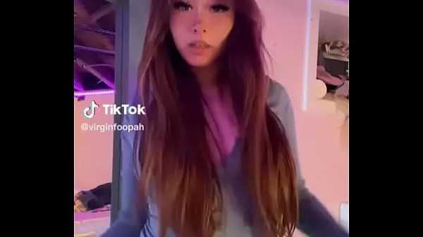Grote Tik Tok paying titty totale buis