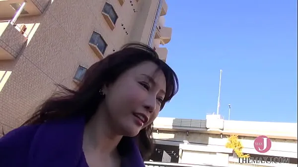 ビッグA beautiful wife who ran away from home after a fight with her husband performs in porn video for moneyトータルチューブ