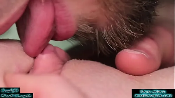 큰 PUSSY LICKING. Close up clit licking, pussy fingering and real female orgasm. Loud moaning orgasm 총 튜브