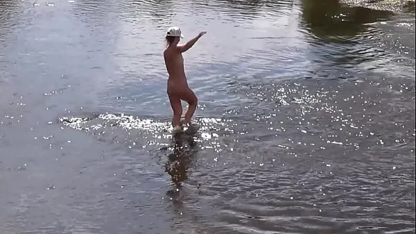 Stor Russian Mature Woman - Nude Bathing totalt rör