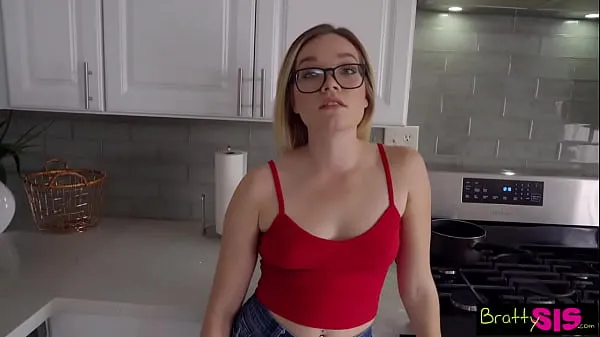 Big I will let you touch my ass if you do my chores" Katie Kush bargains with Stepbro -S13:E10 total Tube