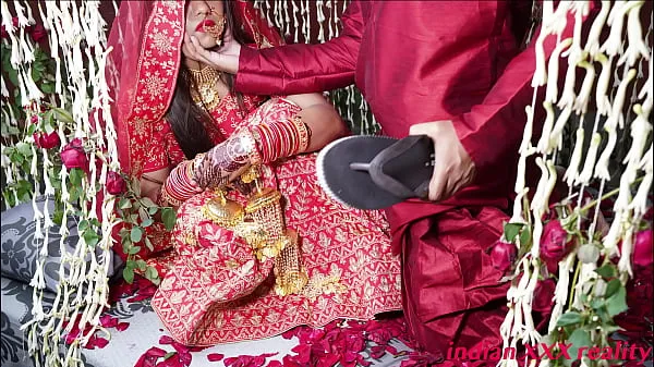 Stor Indian marriage honeymoon XXX in hindi totalt rör