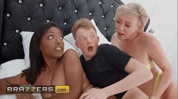 Grote Dee Williams Gets Into Some Sneaky Sex With Jimmy Before Her Stepdaughter Joins In For A threesome - Brazzers totale buis