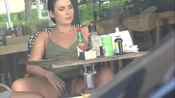 Grote Cheating Wife Part 3 - Hubby films me outside a cafe Upskirt Flashing and having an Interracial affair with a Black Man totale buis