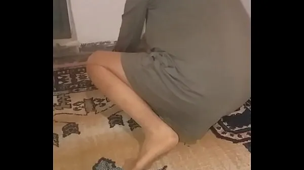 Nagy Mature Turkish woman wipes carpet with sexy tulle socks teljes cső