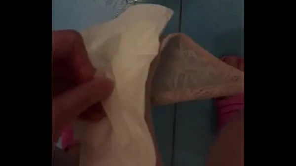 Big The girl shows pads during menstruation and pisses close-up total Tube