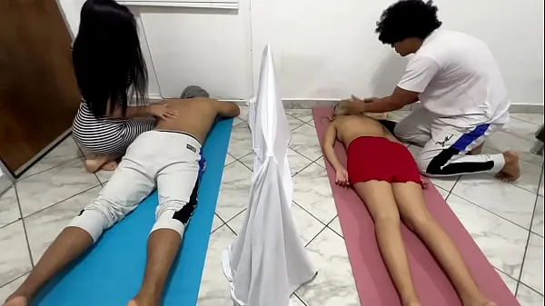 Store The Masseuse Fucks the Girlfriend in a Couples Massage While Her Boyfriend Massages Her Next Door NTR samlede rør