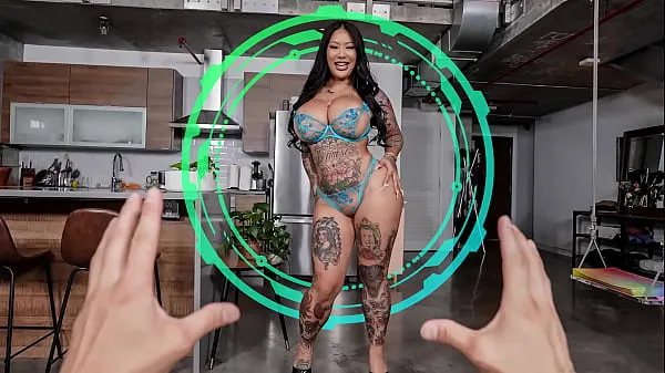Tubo grande SEX SELECTOR - A deusa asiática tatuada e curvilínea Connie Perignon está aqui para brincar total
