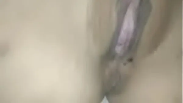 Store Spreading the pussy of an Asian student girl, giving her a cock to suck until she cums all over her mouth, then thrusting the cock into her clit, fucking her pussy with loud moans, making her extremely aroused. She masturbated twice and cummed a lot samlede rør