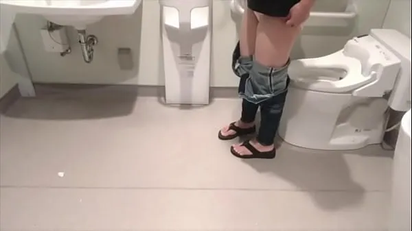 کل ٹیوب Amateur] A female student masturbates in the supermarket training room because she can't hold back بڑا