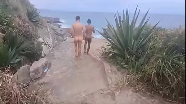 큰 Sexo entre amigos em plena praia no rio de janeiro 총 튜브