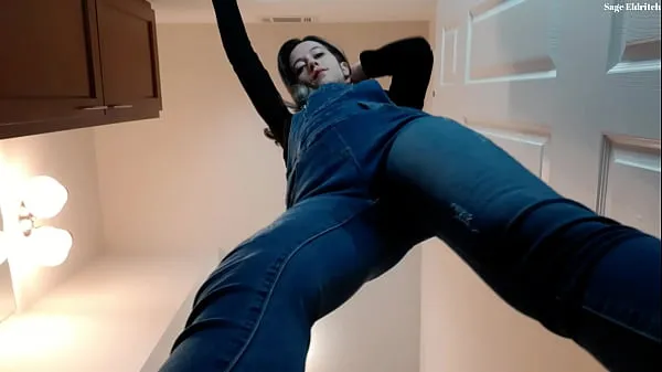 Big Giantess Peeing in Jean Overalls tổng số ống