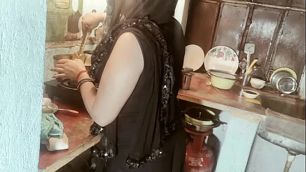 Stor Painful Ass fucking of Muslim Bhabhi while cooking real hindi audio totalt rör