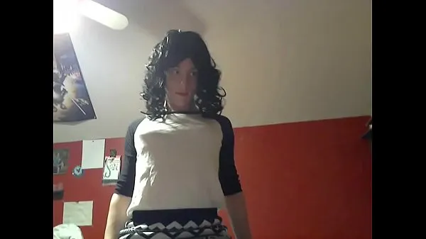 Iso A sissy plays with herself yhteensä Tube