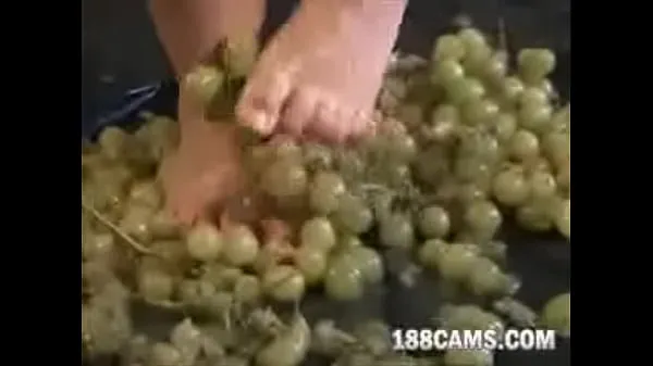 Μεγάλο FF24 BBW crushes grapes part 2 συνολικό σωλήνα