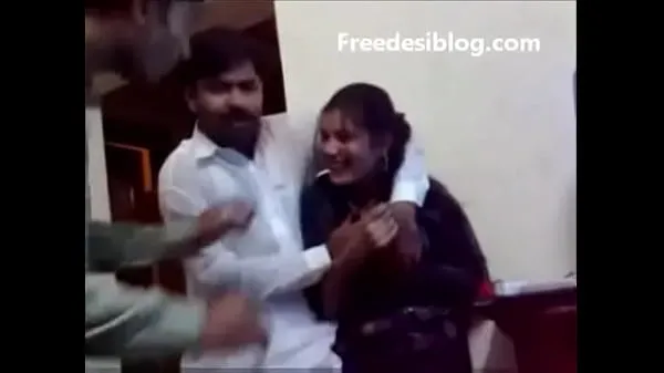 Veľká Pakistani Desi girl and boy enjoy in hostel room totálna trubica